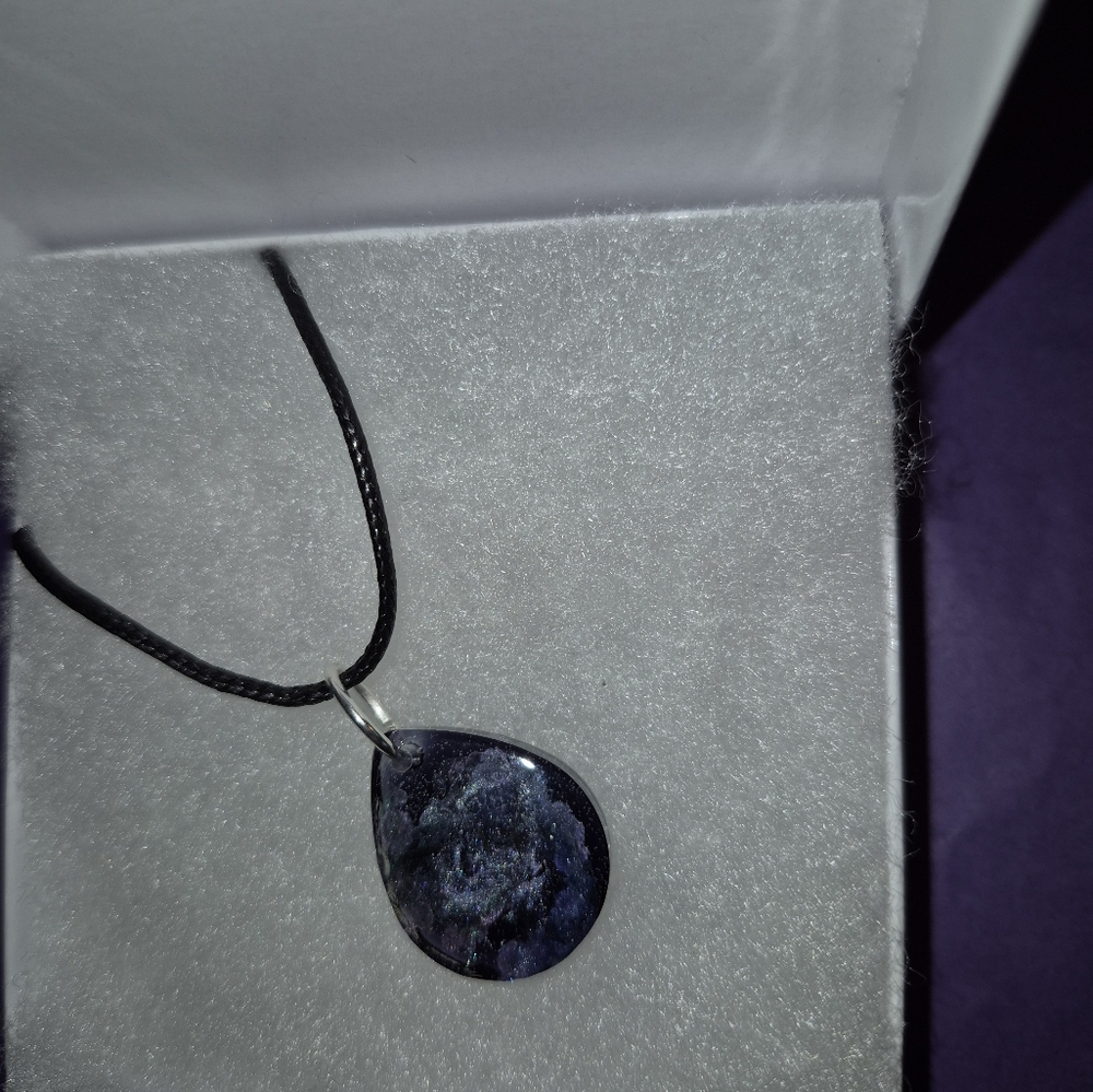 Elegant Black Teardrop Necklace
